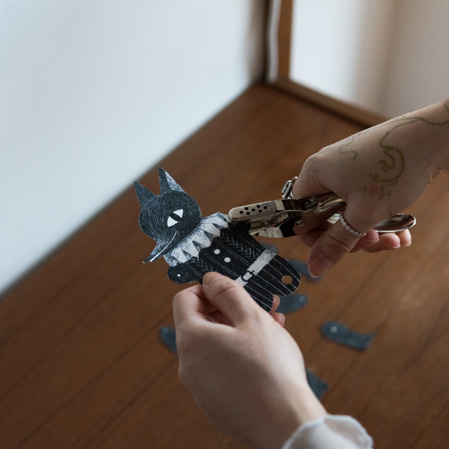 Wolf Paper Doll DIY